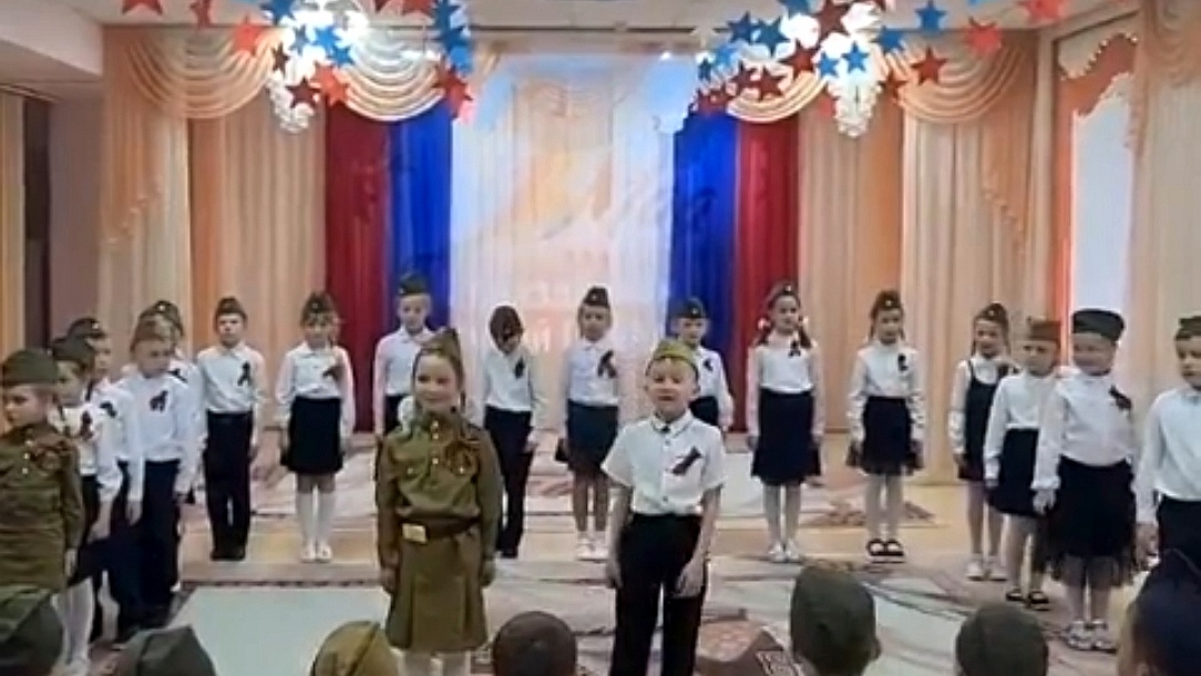 Концерт в дсаду ко Дню Победы песня Прадедушка муз. А.Ермолова сл. М. Загота