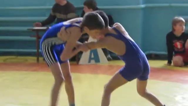 kids wrestling Taron Makaryan vs  final