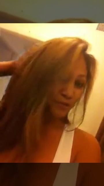 Maxim Model Shout Out to twitter Fans смотреть онлайн