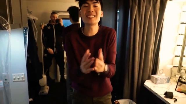 Rice gum camera man In back round smells dick смотреть онлайн