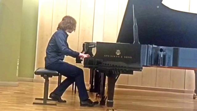 Арсений Вдовиченко15 лет 
 А.Скрябин Этюд ор.42 4 С.Рахманинов Этюд-картина ор.39 3.mp4