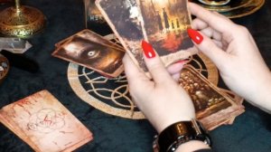 Обзор колоды карт таро "Xoro Scare Tarot" от фирмы Deckstiny.