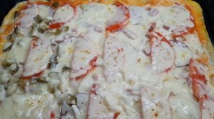 Домашняя пицца .Пицца с Колбасой и Курицей