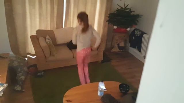 KIDS GOT MOVES! ..HIDDEN CAM LOL смотреть онлайн