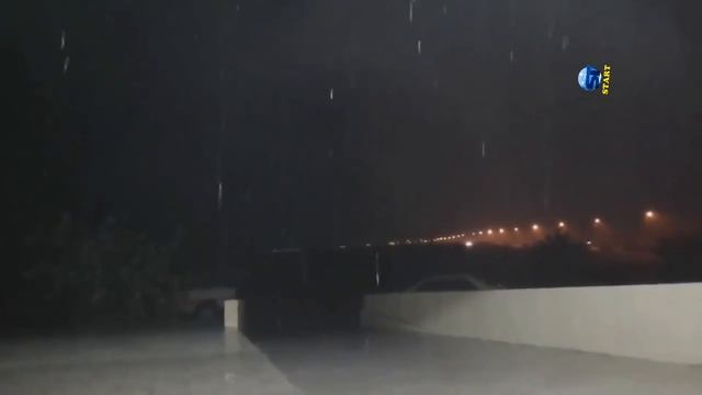 عاصفة رعدية مهيبة تضرب شرق مكة المكرمة الان ، وادي الصدر смотреть онлайн