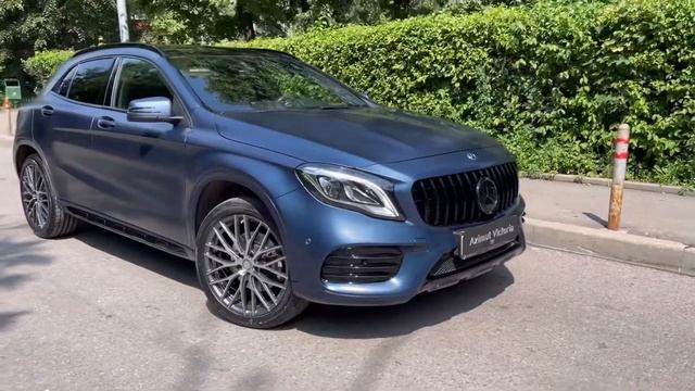 Стилизация Mercedes GLA в матовую полиуретановую пленку, плюс окраска деталей и замена дисков.