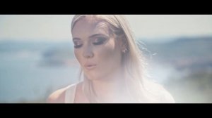 Laura Menard - Kakor solzi v morju (Official video 2020)