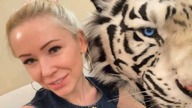 Шаман и Екатерина Мизулина поцеловались на глазах у школьников!