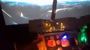 управляю самолётом Экраноплан Лунь