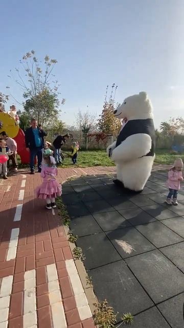 Умка на детском празднике #мишкаумка #белыймишка #umkarostov #мишканаденьрождения #умка #белыймишк смотреть онлайн