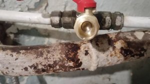 Бесплатная вода, счётчик не мотает.