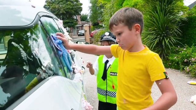 Katy and Max play with daddy смотреть онлайн