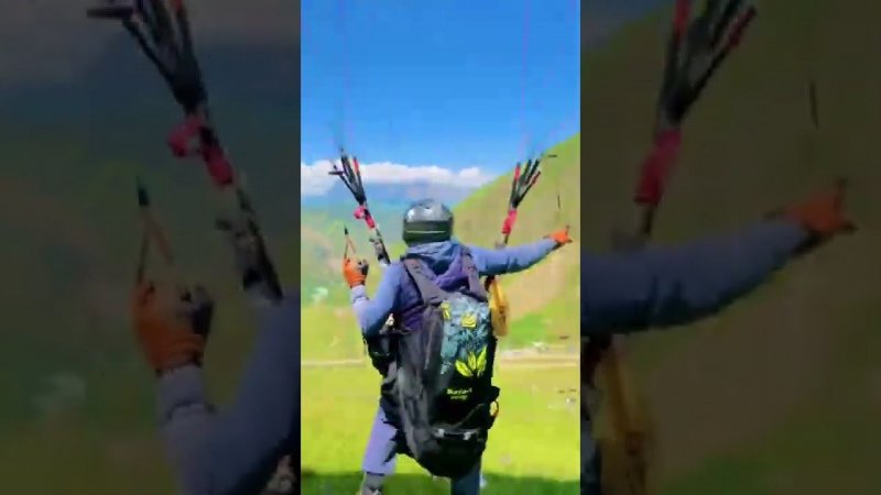 Полет на параплане в Грузии. Подробнее в инст: action.vacation