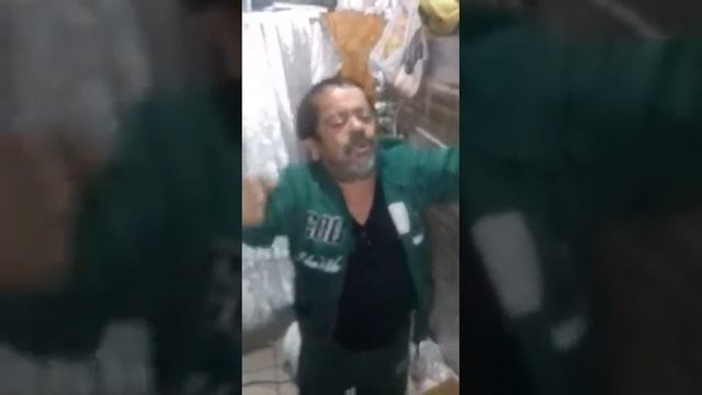 Танцующий бомж смотреть онлайн