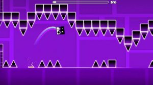 Играю в геометри Даш