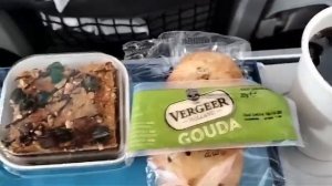 Чем кормят в самолетах AZAL Азербайджанских авиалиний. Питание на борту