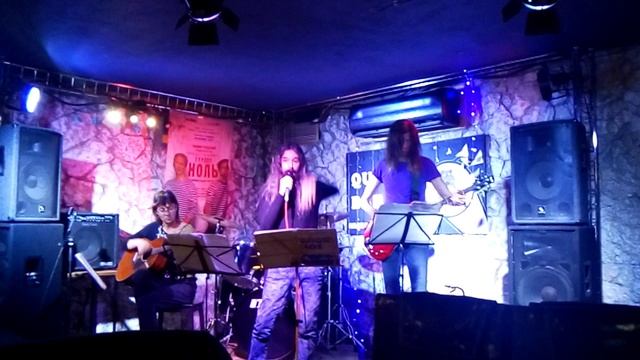 Люди встречаются 2023 год!Песня на все времена! смотреть онлайн