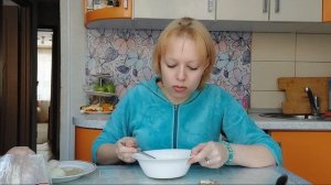 Обедаем вкусным супом. Мукбанг. Нужно перебрать вещи.