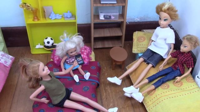 Barbie's Adventures - Il Singhiozzo смотреть онлайн