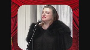 Песню "Как Рафаэль рисовал Сикстинскую Мадонну" исполняет Валентина Игнатьева