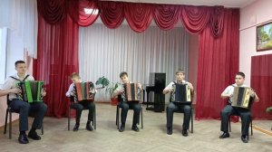 Р.н.п. "Ах, вы, сени", исполняет ансамбль баянистов "Гармония".