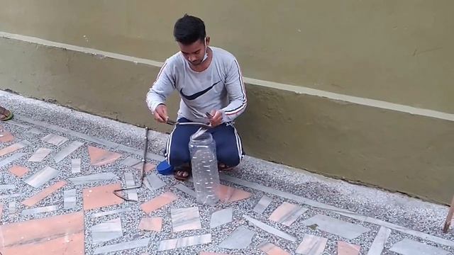 घर के अन्दर घुसने वाले #सांपो से रहें ज्यादा सावधान #क्योकि जहरीले सांप ही घर में घुसते हैं#UK смотреть онлайн