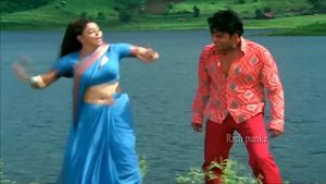 Sexy indian actress in saare hot navel and boobs