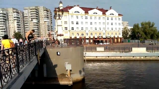 Тест видео HTC One Фокус блокирован Прыгун смотреть онлайн