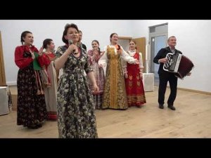 "Костры горят далекие",  муз. Б. Мокроусова,  сл. И. Шамова, поёт Наталья Пашкова,