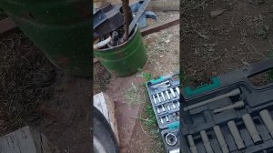 Китайский пресс-подборщик. Ищу и устраняю поломку подбощика.