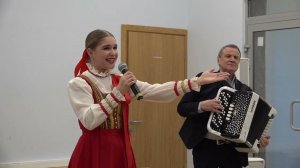"Я деревенская",  муз. Виктора Темнова, сл. Петра Черняева, поёт София Шабалина