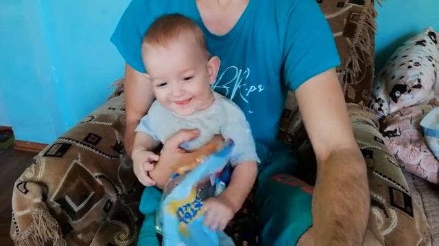 Сынуля развлекается как может смотреть онлайн