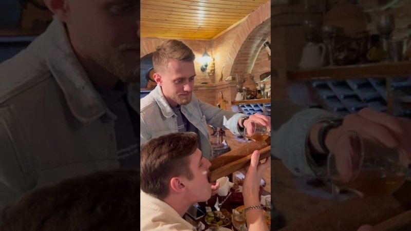 За Грузинское застолье вам не принесут счет, так как это включено в стоимость тура