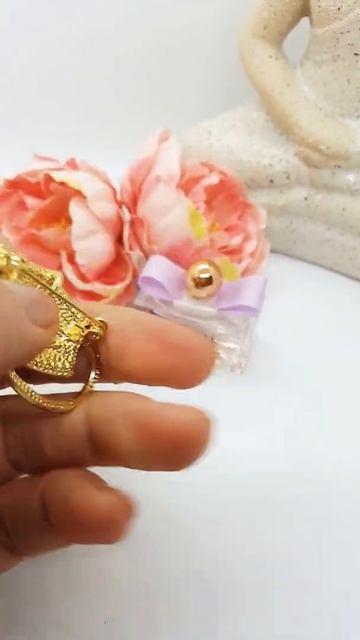 Брошь медицинская маска золото смотреть онлайн