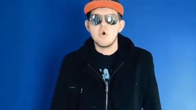 M4A1 VS AK47 - ЭПИЧНАЯ РЭП БИТВА смотреть онлайн