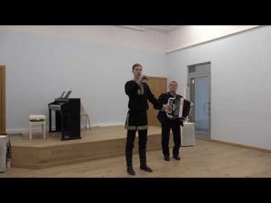 «Задумал я жениться», казачья шуточная песня, поёт Арсений Тихомиров. Концертмейстер Б. Зиганшин.