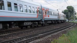ЧС2К-742 с пассажирским поездом № 517М Москва-Анапа.