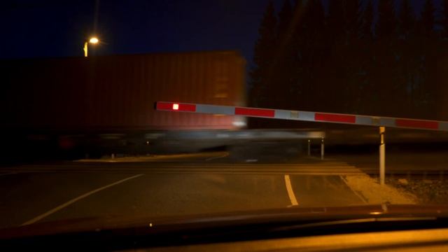 [OPERAIL] Тепловоз Ц36-7и 1516 с контейнерным поездом на о.п. Кулли / OPERAIL C36-7i 1516 at Kulli смотреть онлайн