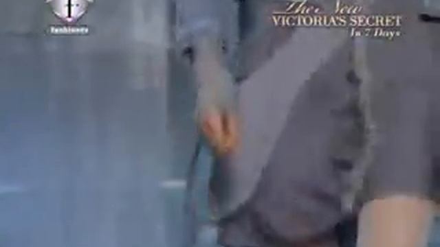 Nina Ricci Spring Summer 2008.flv смотреть онлайн