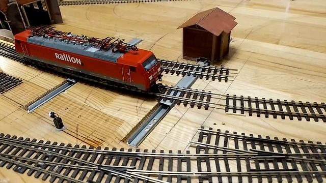 Трансбордер на макете жд H0 1:87 выезд из депо смотреть онлайн