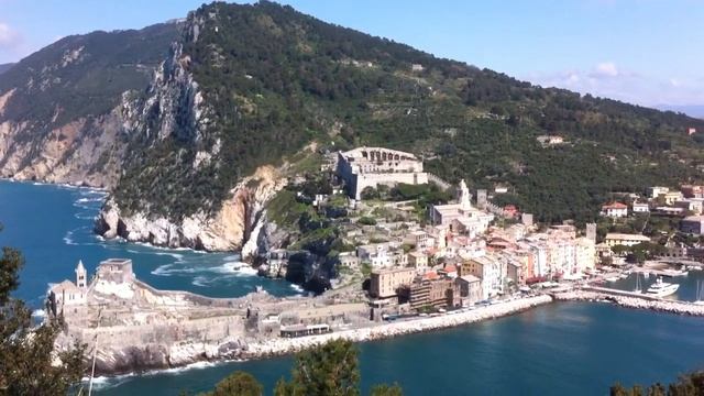 Porto Venere flying high in the sky смотреть онлайн