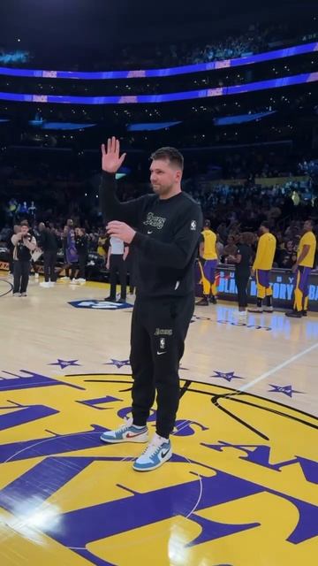 Luka Doncic gets welcomed by the Lakers fans for the first time