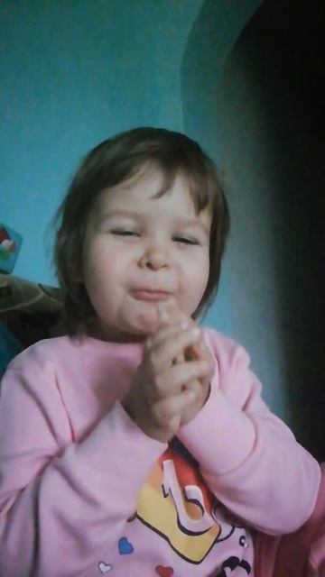 Сегодня проснулись в 6:40 и уже лопаем пиченьки))) смотреть онлайн