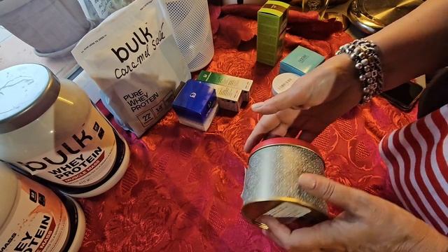 Так захотелось пиццы..Поболтаем на кухне.В Провансе прошел дождь и сразу  птицы запели!!!! МИМОЗА!