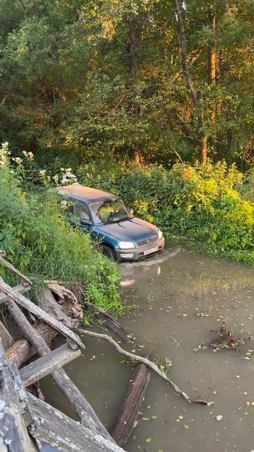 Toyota все ещё бодриться за свою жизнь #Toyota #rav #река #sup #surf #лес #top #bmw #automobile смотреть онлайн