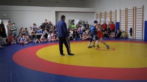 Травма не позволила продолжить встречу, греко-римская борьба.