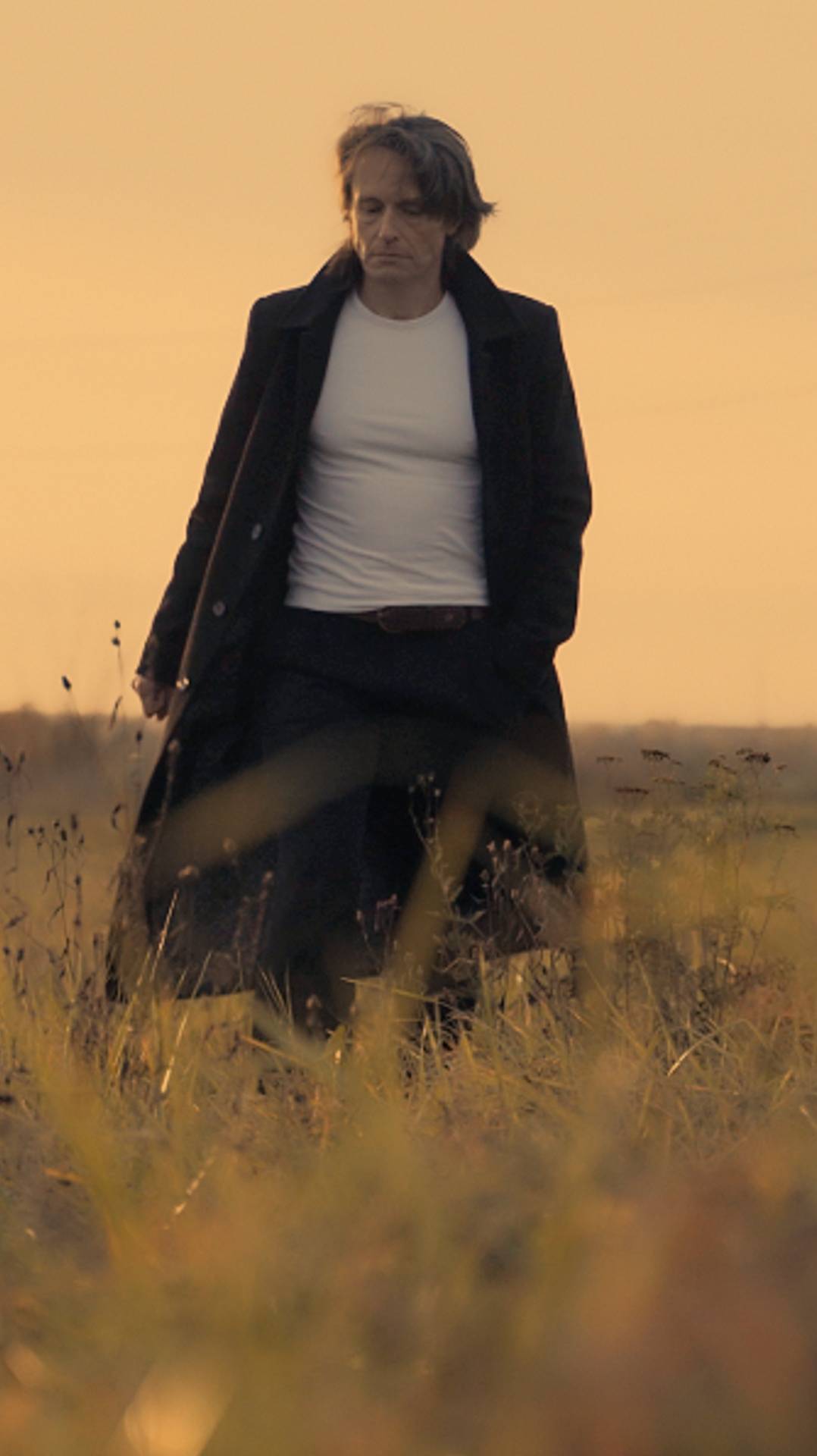 В ЯРКОМ ПЛАМЕНИ ГЛАЗ...