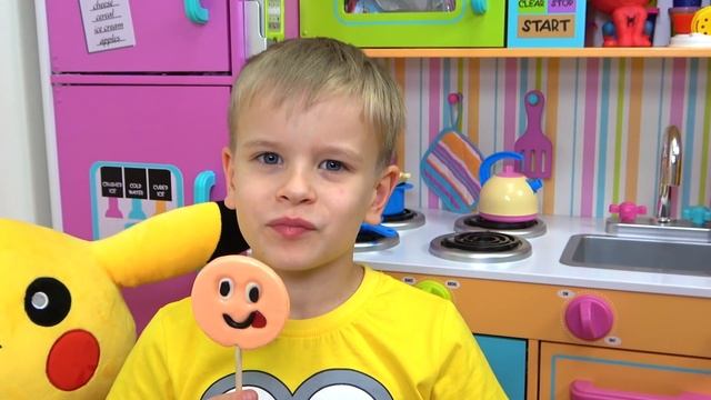 Colors song with fruit candy | Dima Family Show смотреть онлайн