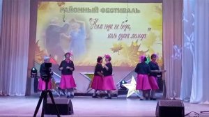 Танец" Бабушки заюшки"
Танцевальный коллектив "Гармония"