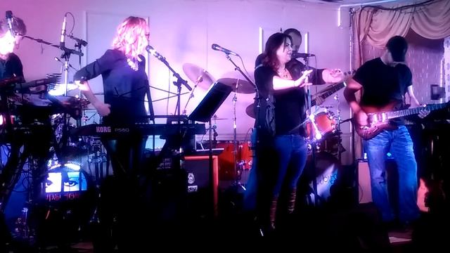 Gypsy Jones, Tush / Brass In Pocket смотреть онлайн